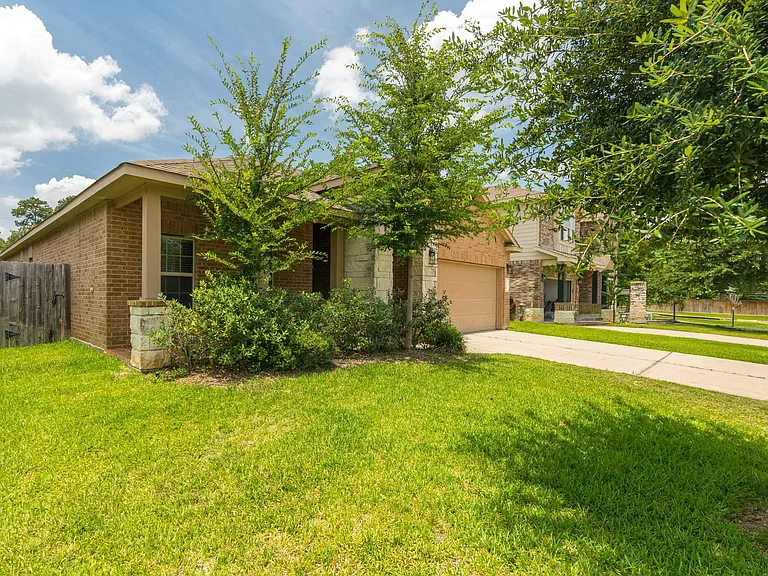 138 Meadow Grove Dr — Photo 10