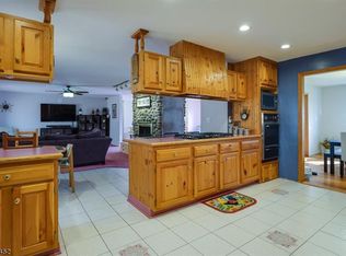 86 Two Bridges Rd, Towaco, NJ 07082