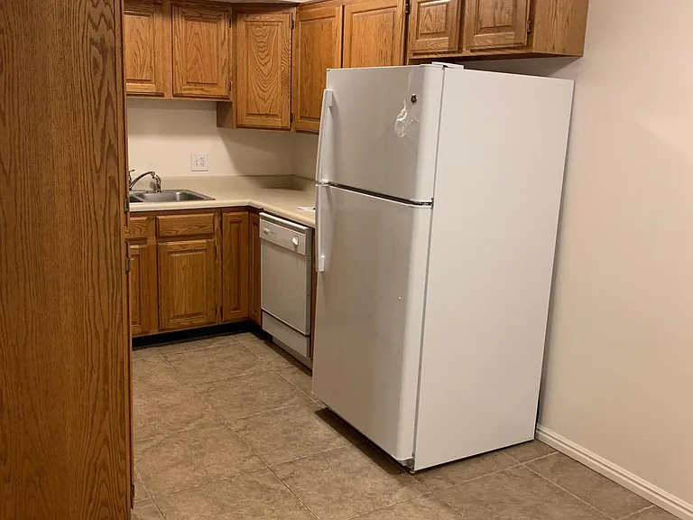 486 W Pacific Dr #4 — Photo 5