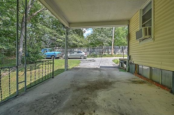 4th image of 2305 Ames St