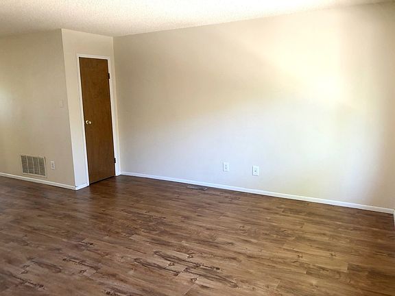 3rd image of 702 Midland Ave #8M