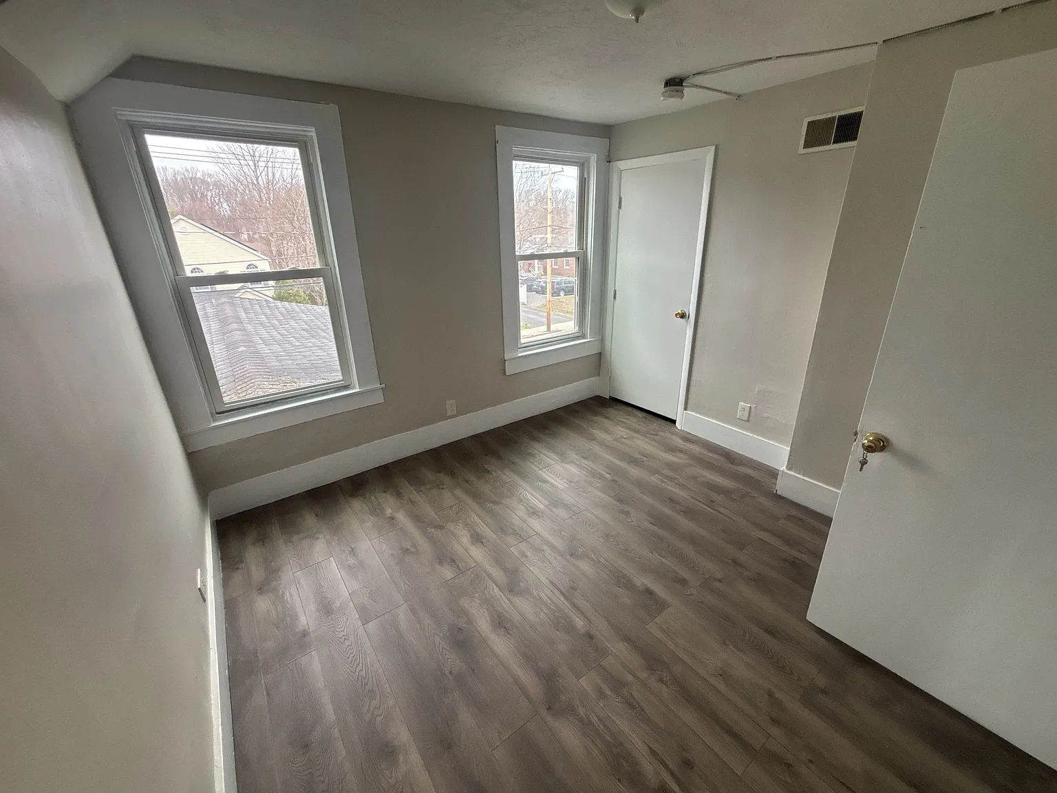 180 Main Street - B — Photo 3