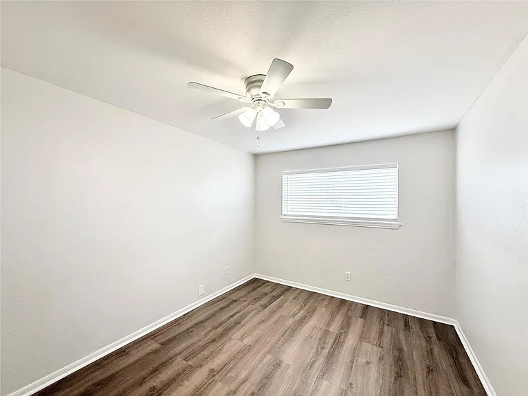 1141 N Durham Dr #18 — Photo 9