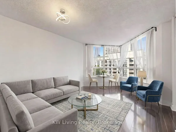 10 Northtown Way #609, Toronto, ON M2N 7L4