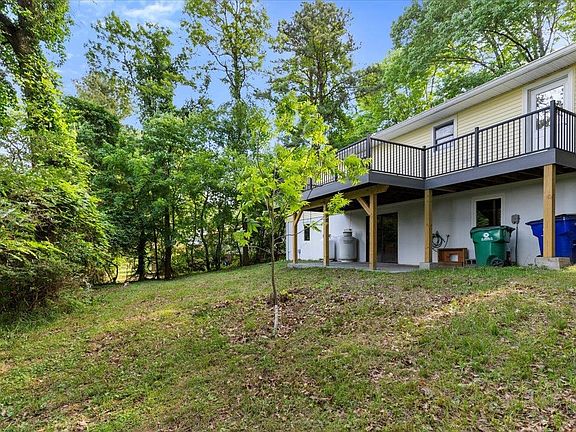 5th image of 1808 Gardenspring Dr