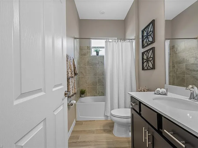 5994 Berwick Ln — Photo 9