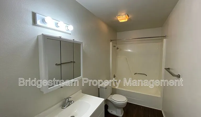 1299-1 Sanlor Ave — Photo 13