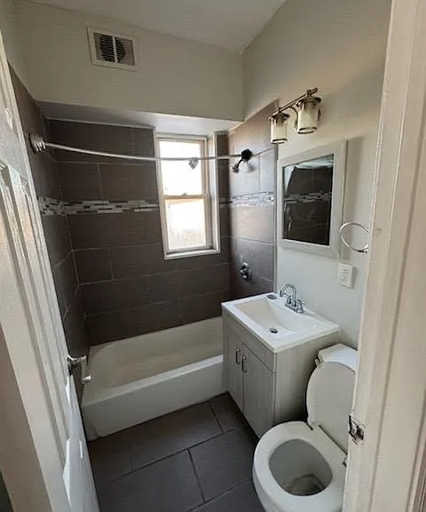 335 Wells St #21 — Photo 3