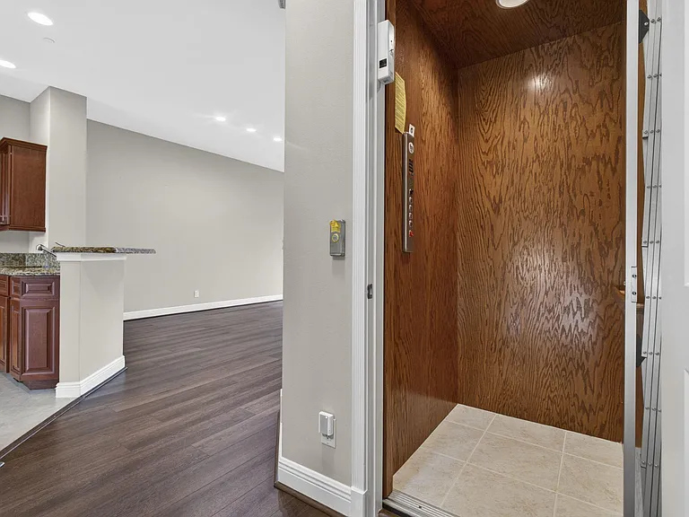 803 Del Sol Cir — Photo 6