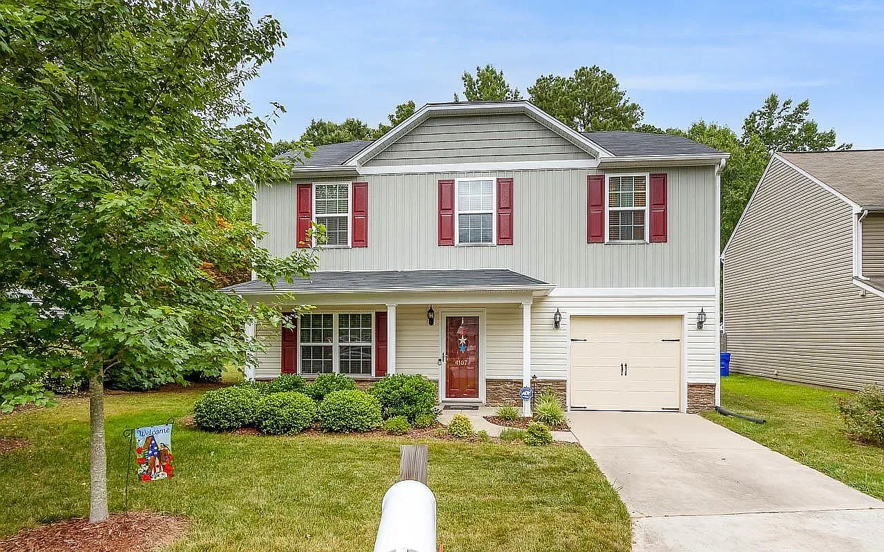 3 bed, 2.5 bath, 1606 sqft, $2,400 — Photo 1