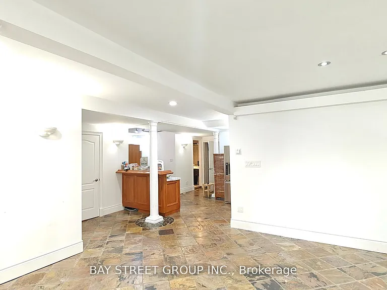 231 Shaftsbury Ave N #WORK OUT WHOLE B — Photo 4