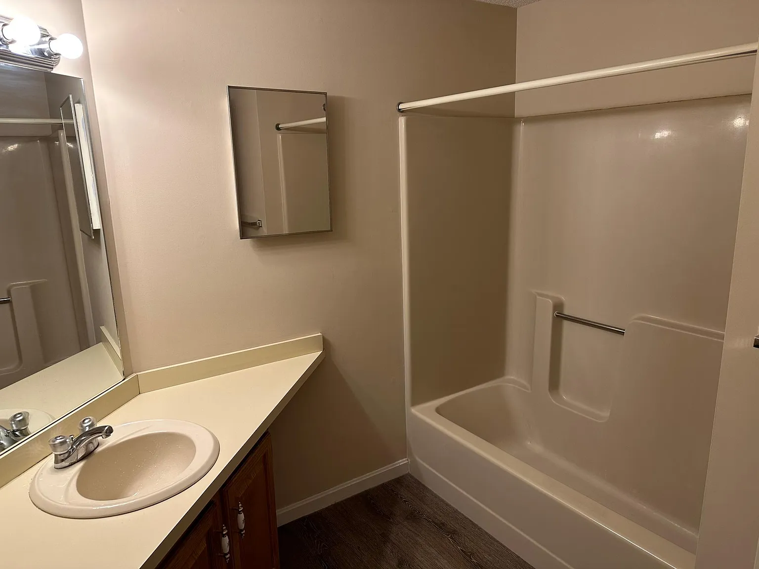 2 bed, 1130 sqft, $2,400 — Photo 4