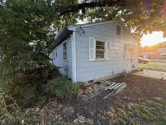 3rd image of 315 S Poplar St