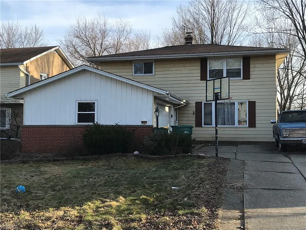 14050 Summit Ave photo 1