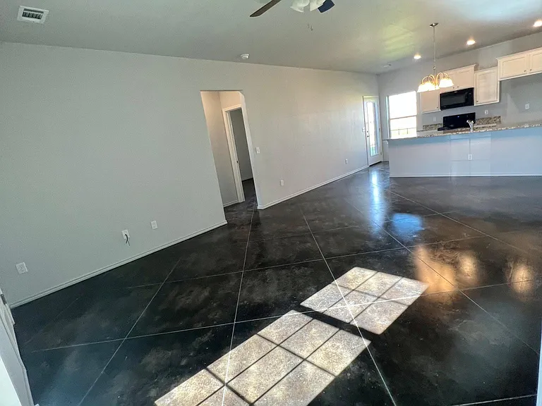 5009 Weiblen St — Photo 16