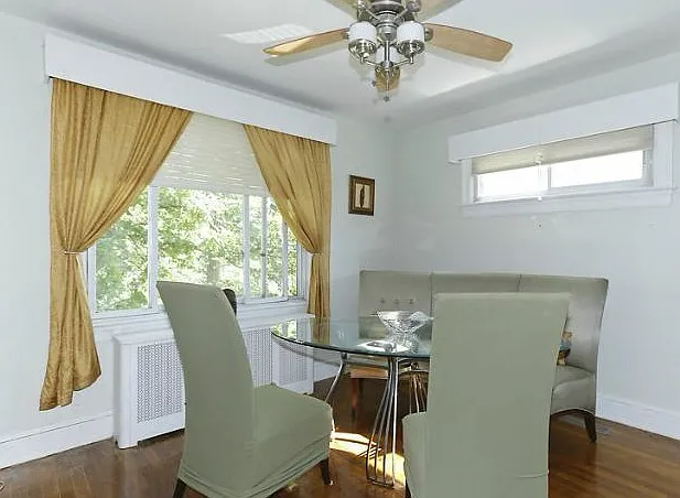 1318 Irving St NE — Photo 7