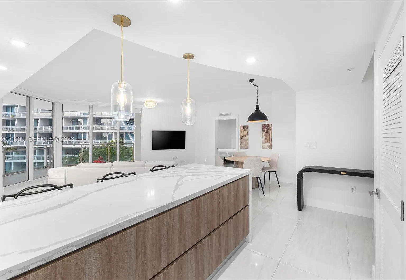 Eastside At Aventura Cond — Photo 1