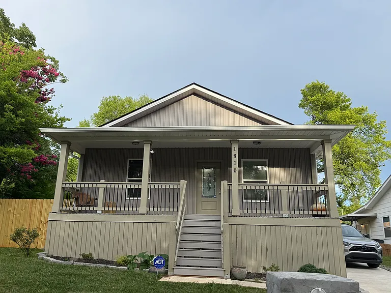 1810 Reynolds St — Photo 1