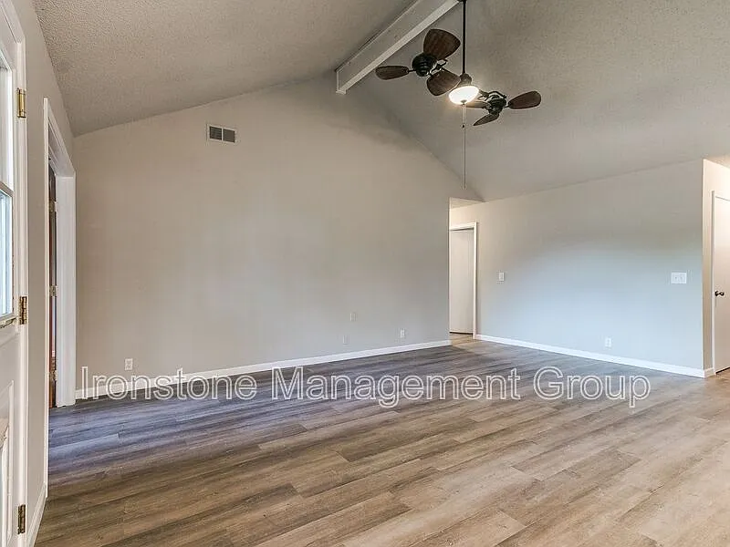 4 bed, 2.0 bath, 1629 sqft, $1,795 — Photo 4