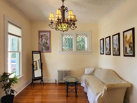 3rd image of 2105 Park Ave