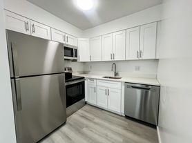 737 Cove Rd, Stamford, CT