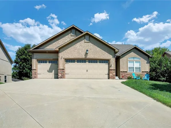 13778 Valleyview Way, Bonner Springs, KS 66012