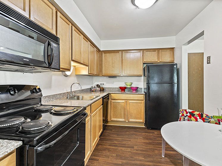Upgraded Eat In Kitchen at Franklin River