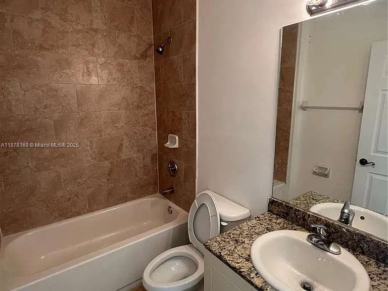 211 W 79th Pl #302 — Photo 6