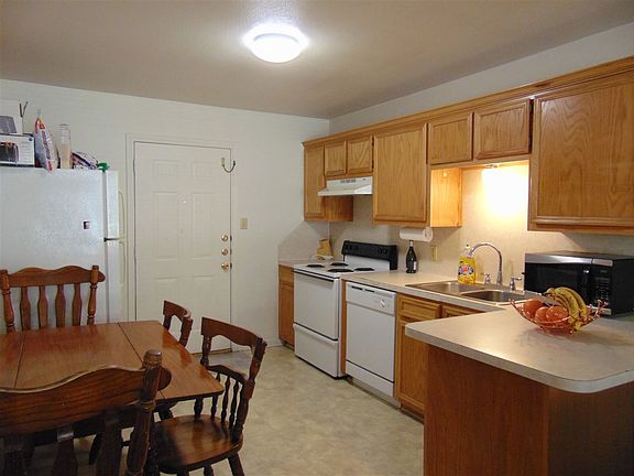 3rd image of 404B Avenue S