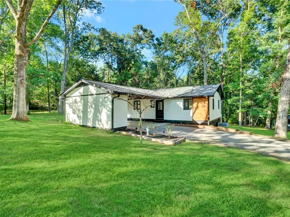 237 Earle Rd, Central, SC 29630