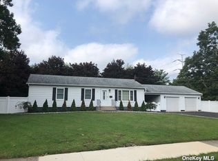 2950 Maine Ave, Medford, NY 11763