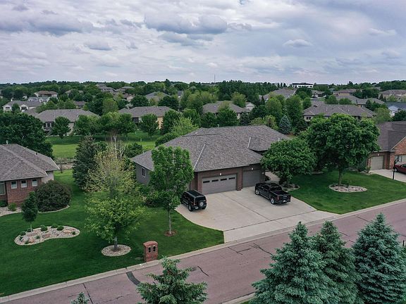 3rd image of 5508 S Lazy Ridge Pl