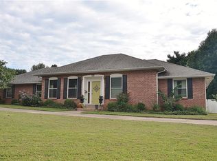 1643 Cartwright Cir, Springdale, AR 72762