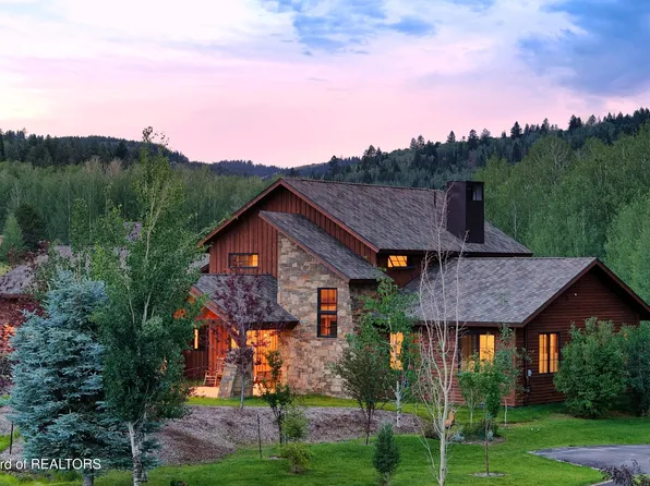 9802 Hiddenwaters Ln, Victor, ID 83455