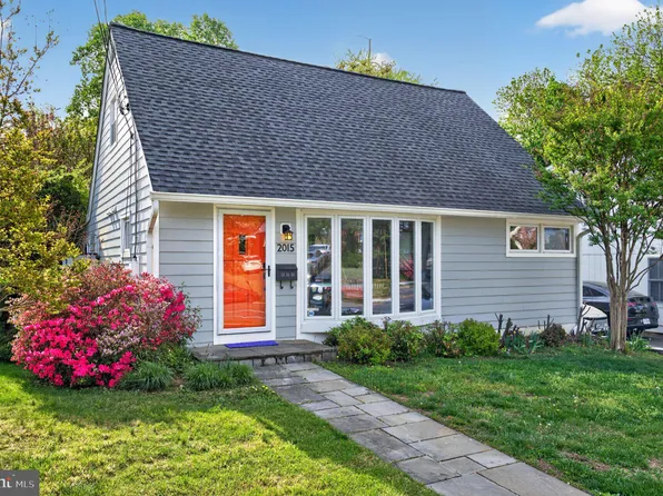 2015 N Woodstock St, Arlington, VA 22207