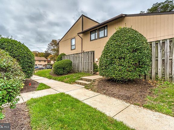 3rd image of 534 Glen Ct