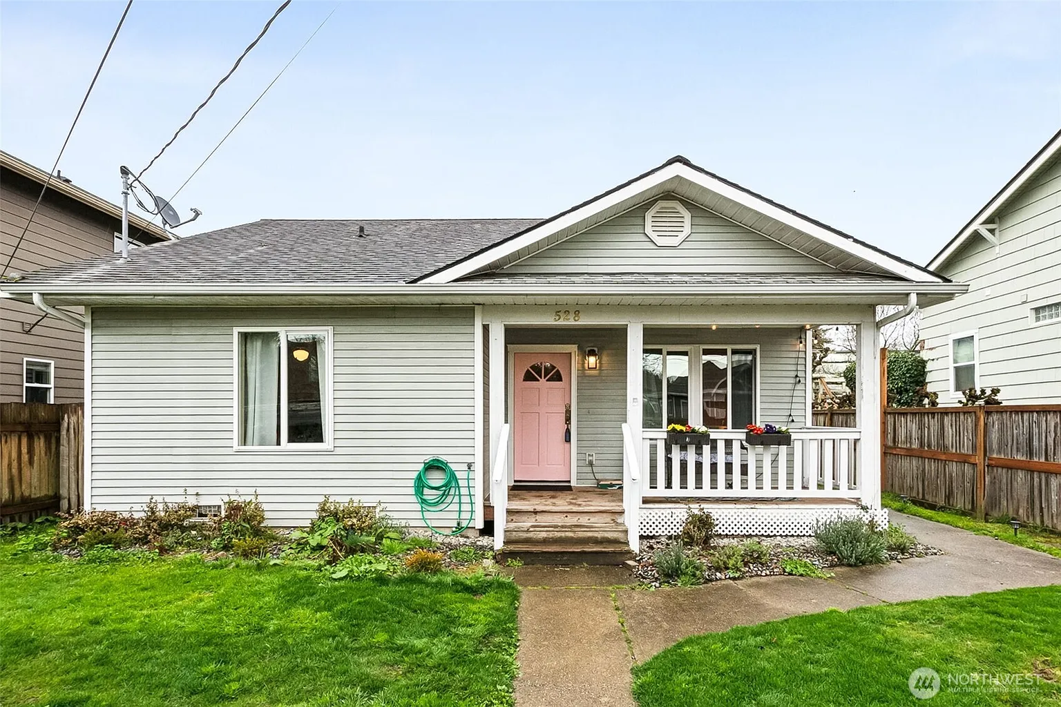 528 Pelly Avenue N photo 1