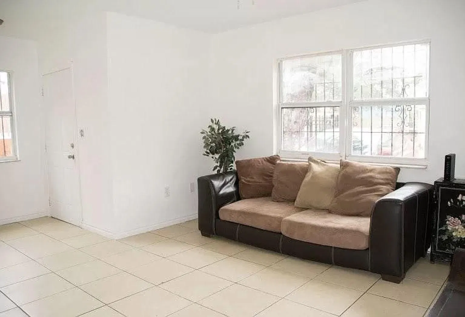 3 bed, 1600 sqft, $3,100 — Photo 2