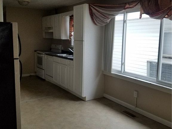 3rd image of 4908 Washington Ave SE