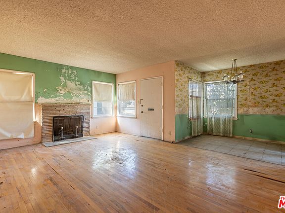 4th image of 3641 Greenfield Ave