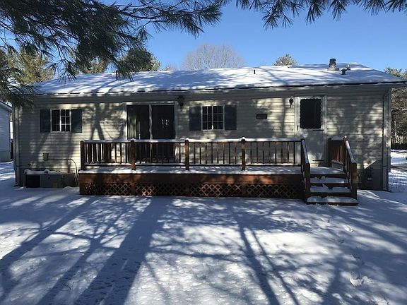 3rd image of 22 High Pond Dr