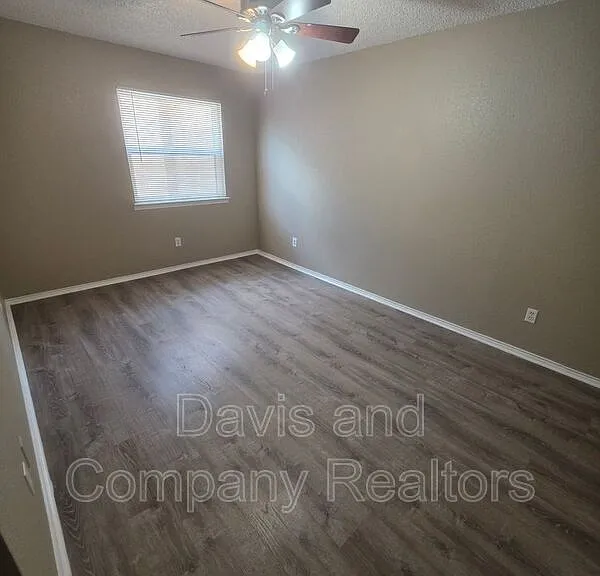 4422 Fairgate Dr — Photo 15