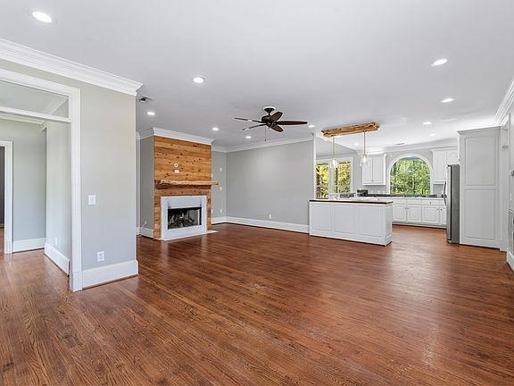 5th image of 138 Carolina Ct