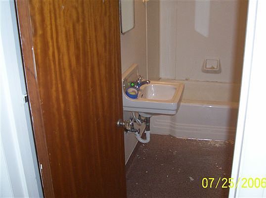 426 #4 - Bathroom
