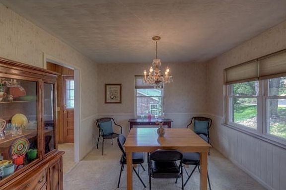 4th image of 401 Meadowlark Dr