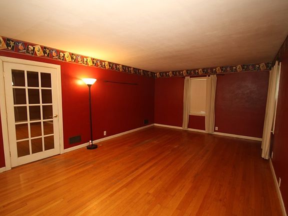 4th image of 3318 Charles St