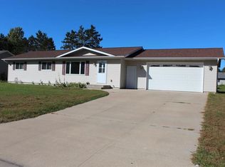 850 Brook Trout Ct, Nekoosa, WI 54457
