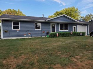 1001 Red Maple Ave, Cresco, IA 52136
