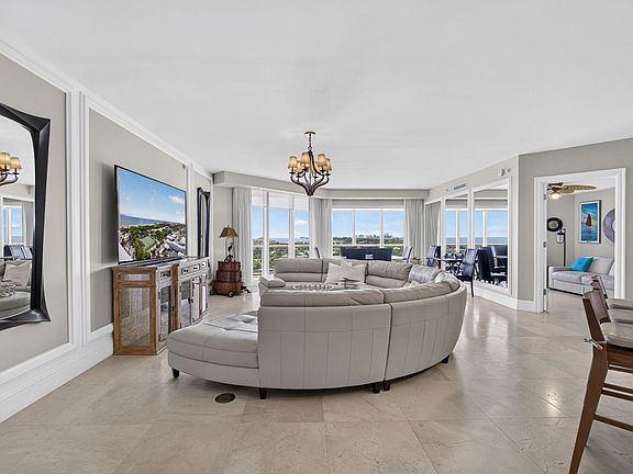 5th image of 2700 N Ocean Drive #905B