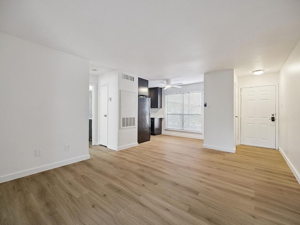 1st image of 101 Stratford St APT 106